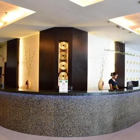 Diamond Suites & Residences