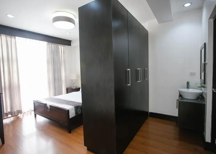 Diamond & Residences 3* Cebu Stadt