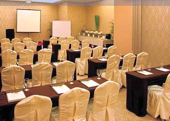 Diamond & Residences 3* Cebu Stadt