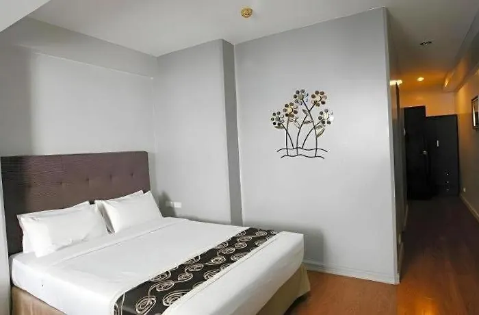 Diamond & Residences 3*