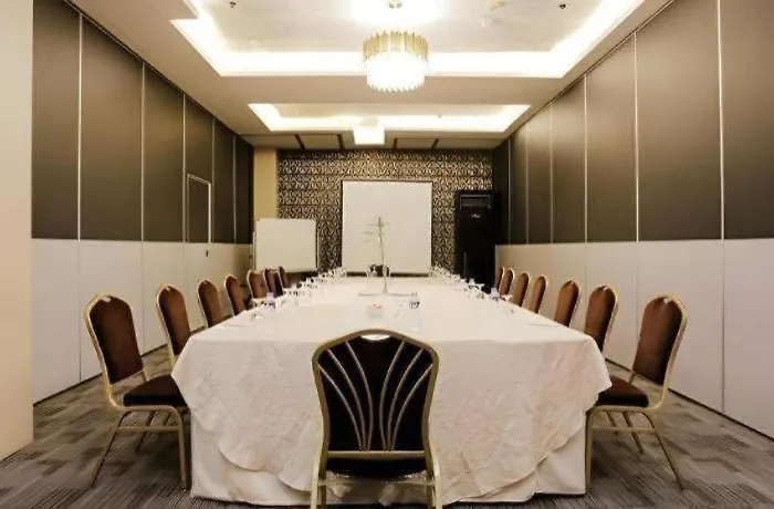 Hotel Diamond & Residences 3*