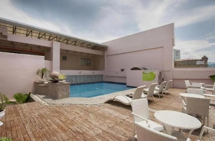 Hotel Diamond & Residences 3*