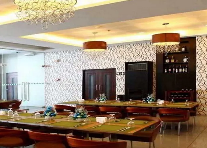 Hotel Diamond & Residences 3*
